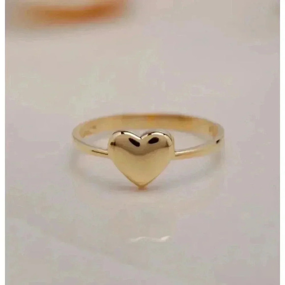 Elegant Heart Ring Size 7 - Picture 1 of 4